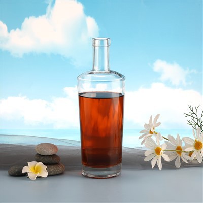 Прозрачные стеклянные бутылки для водки